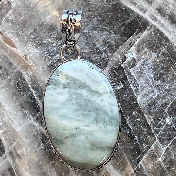 Green Imperial Jasper Crystal Stone Jewelry Vintage Styled Pendant - Picture 1 of 7